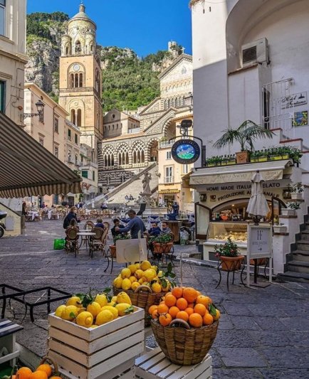 Nápoly utazás Literatúra Nápoly