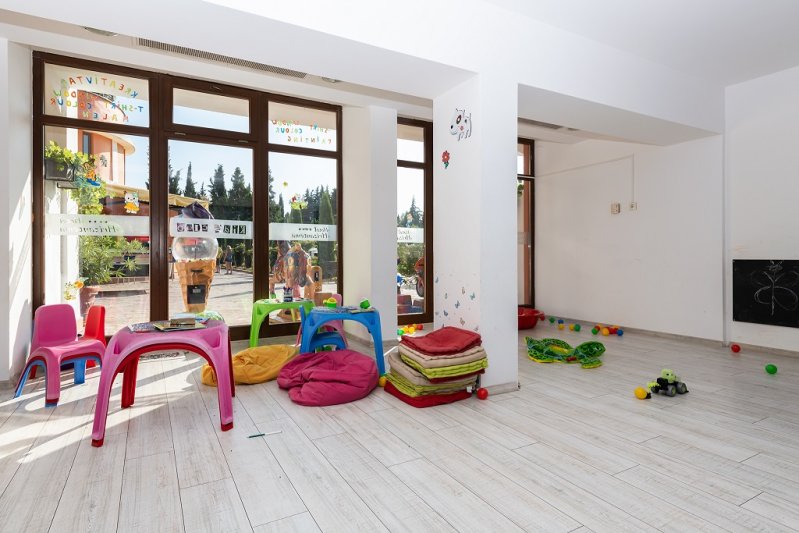 Napospart utazás Hotel Hrizantema