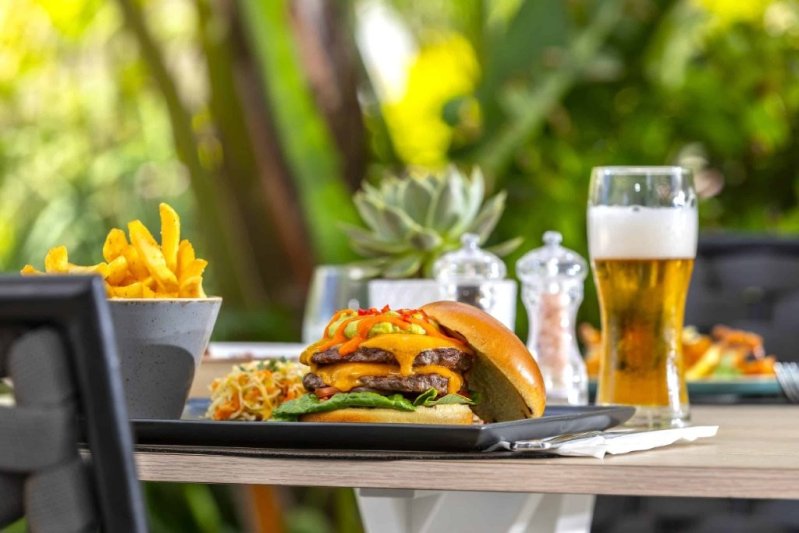 Ciprus utazás Nissiblu Beach Resort