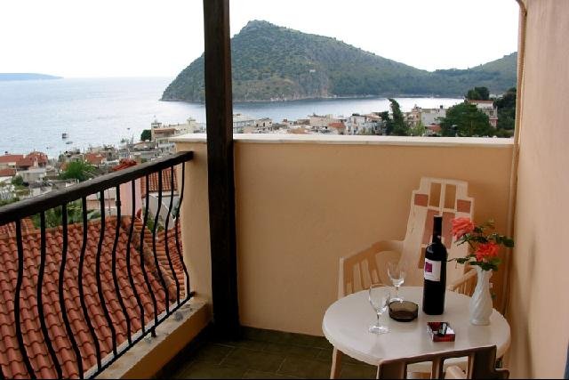 Peloponnészosz-félsziget utazás Polydor Apartmanház-TOLO