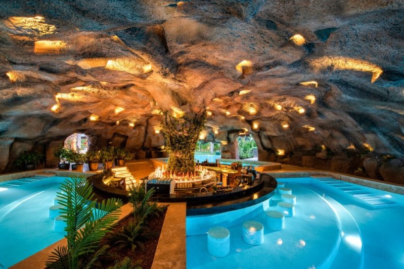 Belek utazás Regnum The Crown