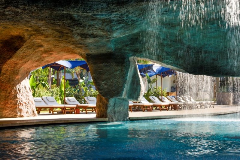 Belek utazás Regnum The Crown