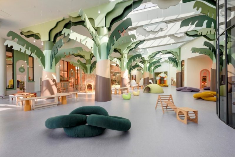 Belek utazás Regnum The Crown