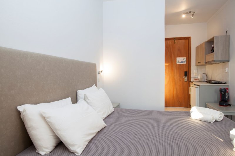 Rodosz utazás John & Mary apartmanház