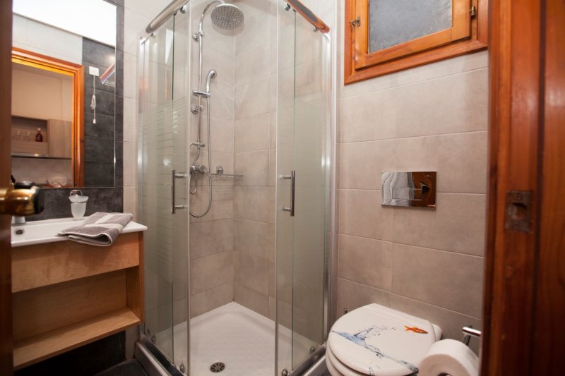 Rodosz utazás John & Mary apartmanház