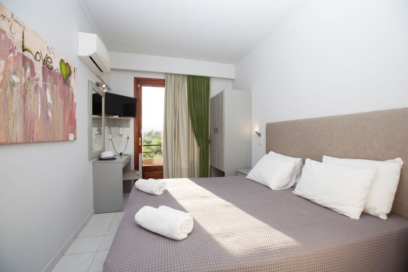 Rodosz utazás John & Mary apartmanház