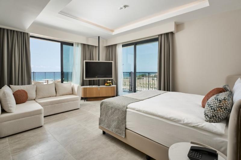 Seaden De Mar Resort & Spa Side