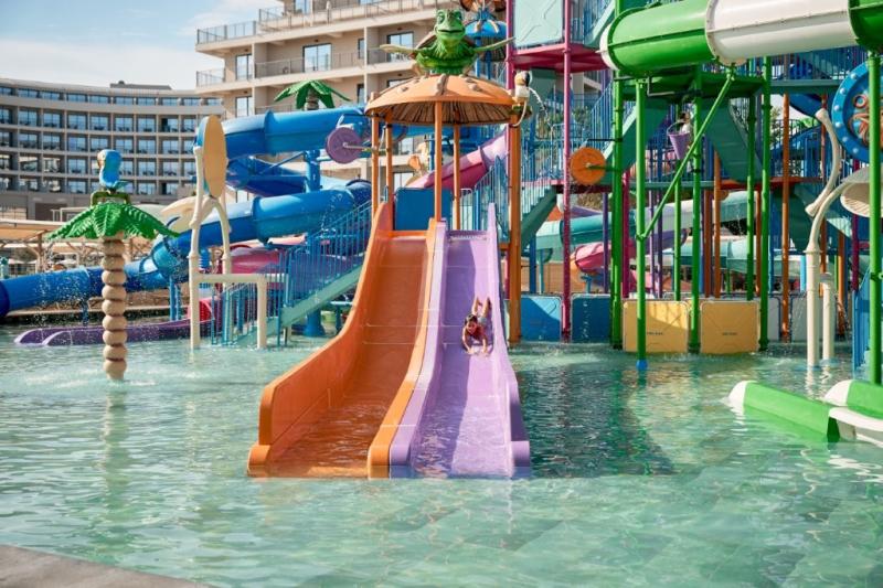 Seaden De Mar Resort & Spa Side