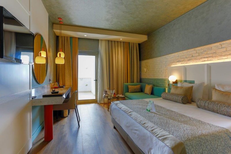Arcanus Side Resort Side