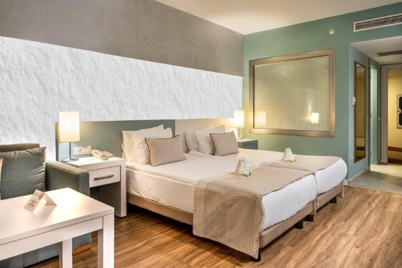 Arcanus Side Resort Side