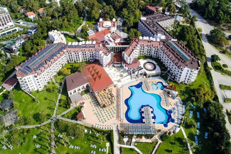 Arcanus Side Resort Side