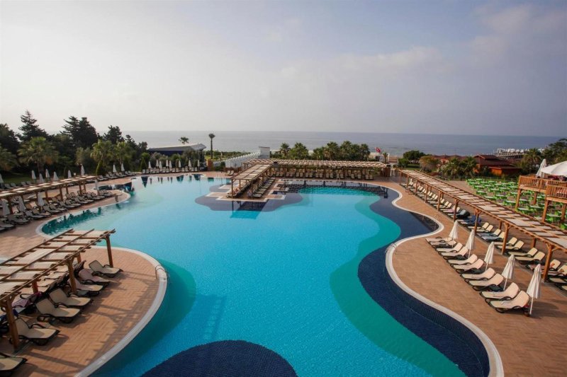 Arcanus Side Resort Side