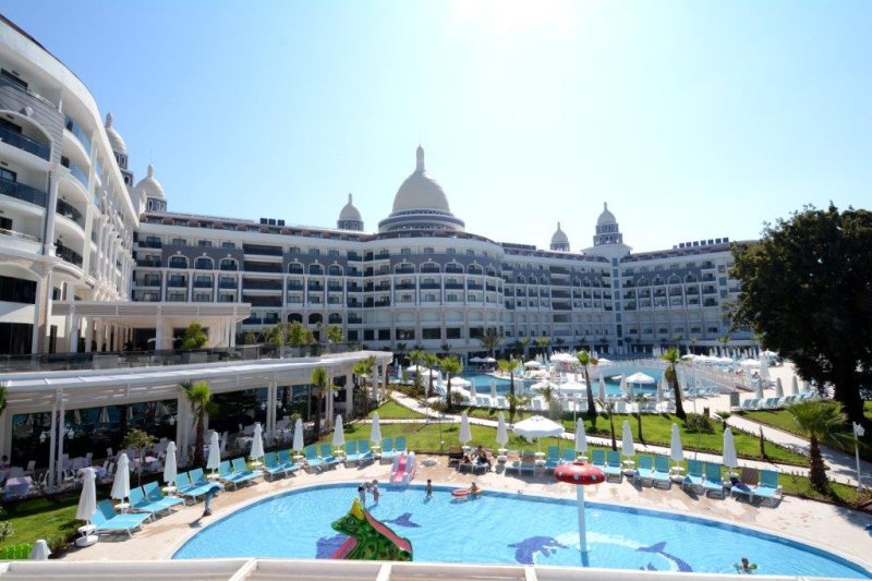 Diamond Premium Hotel Side