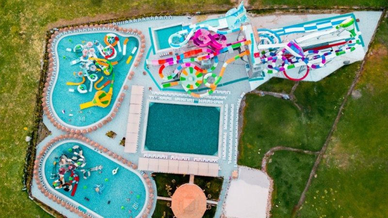 Dream Fun World Side