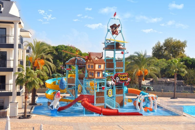 Dream World Palace Hotel Side