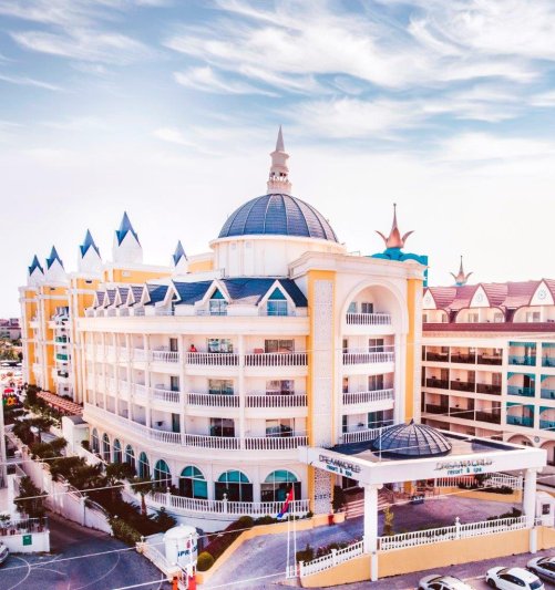 Dream World Resort Hotel Side