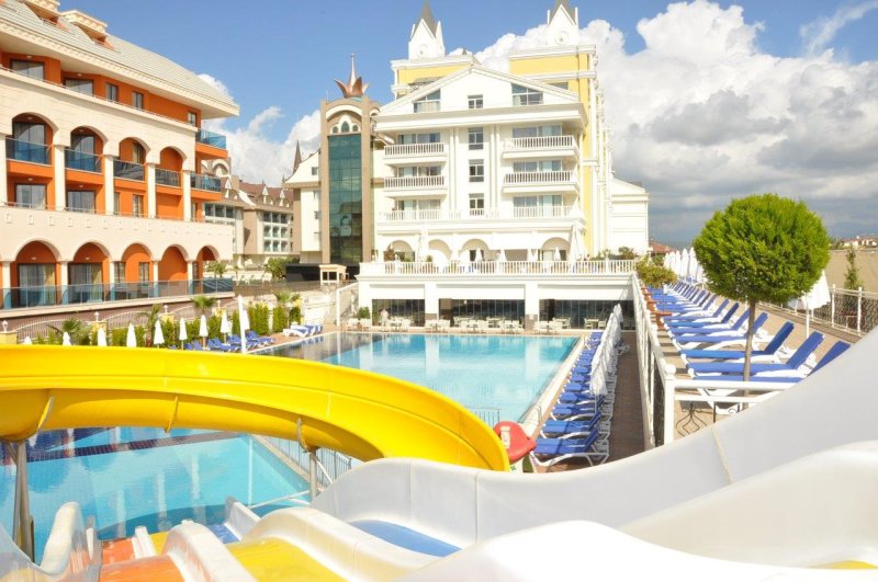 Dream World Resort Hotel Side