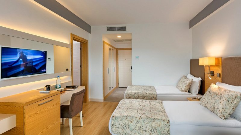 Glamour Resort & Spa Side