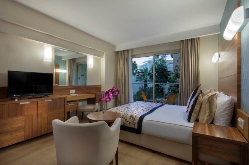 Hotel Trendy Side Beach Side
