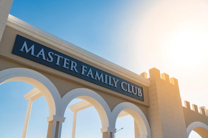 Master Family Club Side