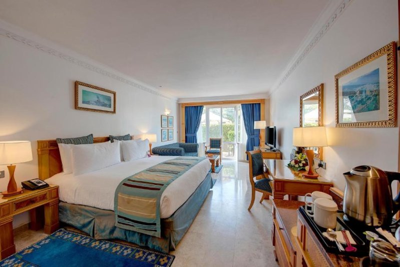 Szalála utazás Crowne Plaza Resort Salalah 