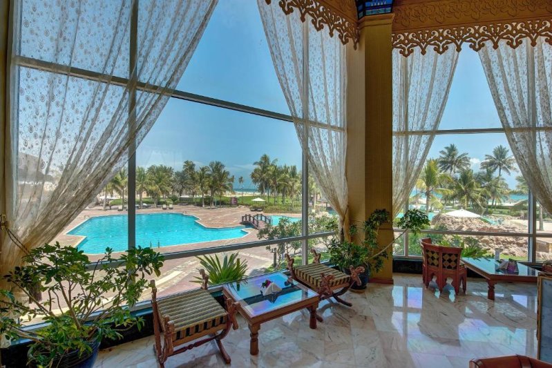 Szalála utazás Crowne Plaza Resort Salalah 