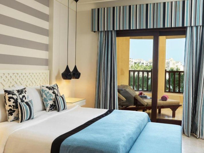 Szalála utazás Juweira Luxury Boutique Hotel