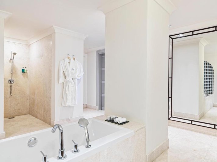 Juweira Luxury Boutique Hotel Szalála
