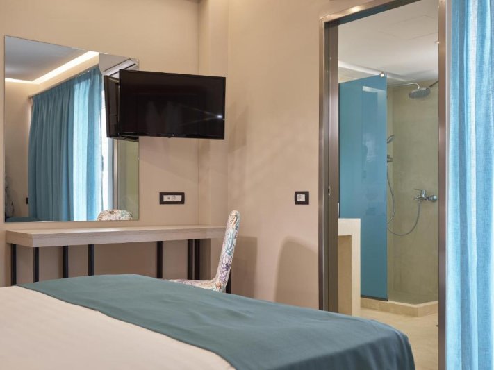 Zakynthos utazás Hotel Koukounaria and Suites 