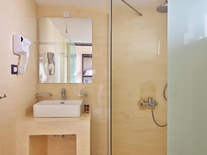 Hotel Koukounaria and Suites Zakynthos