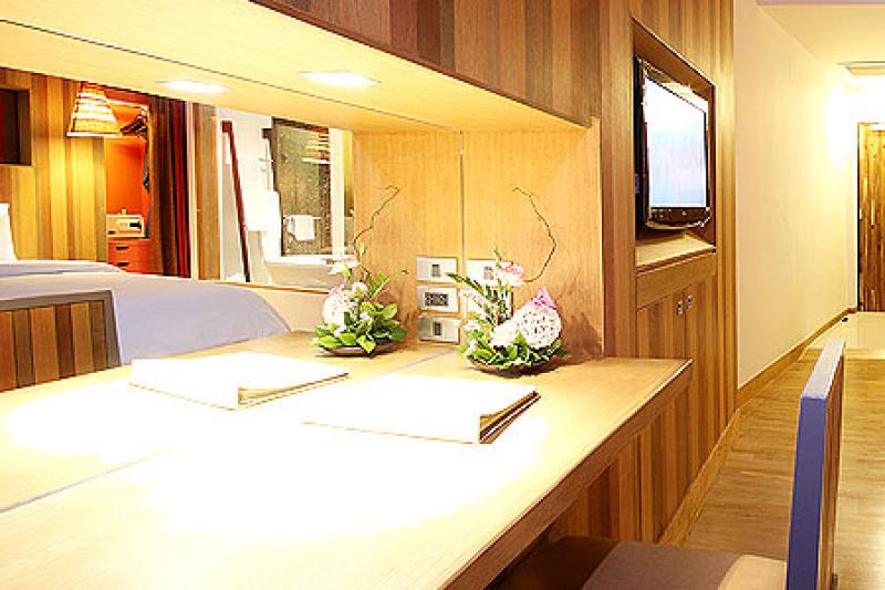 Phuket utazás Patong Beach Hotel