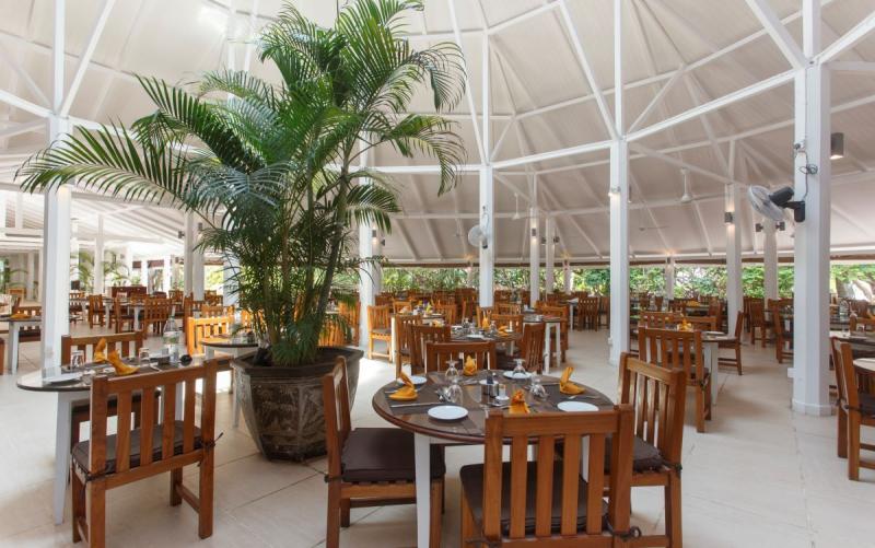 Maldív-szigetek utazás Embudu Village Maldives