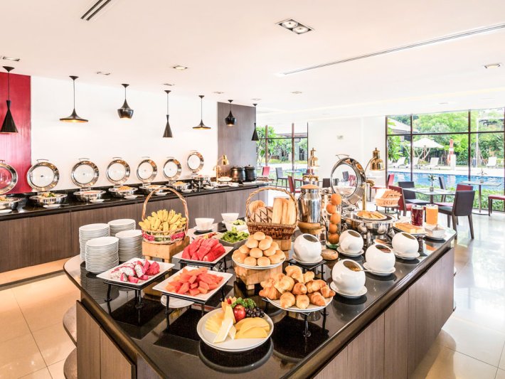 Bangkok utazás Ibis Bangkok Riverside