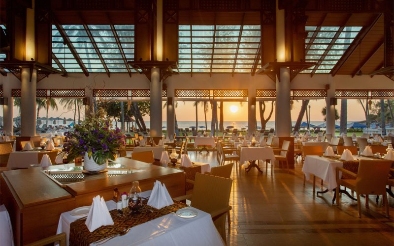 Phuket utazás Katathani Phuket Beach