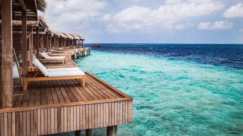 Maldív-szigetek utazás Dhiggiri Island Resort & Spa