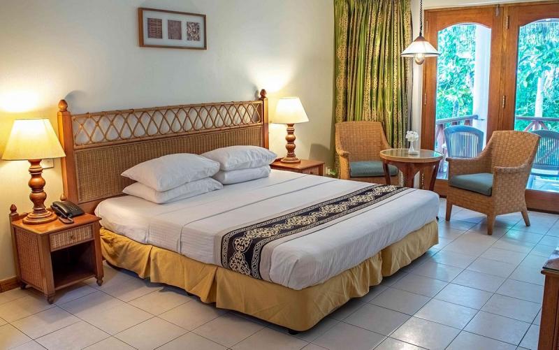 Maldív-szigetek utazás Fihalhohi Island Resort