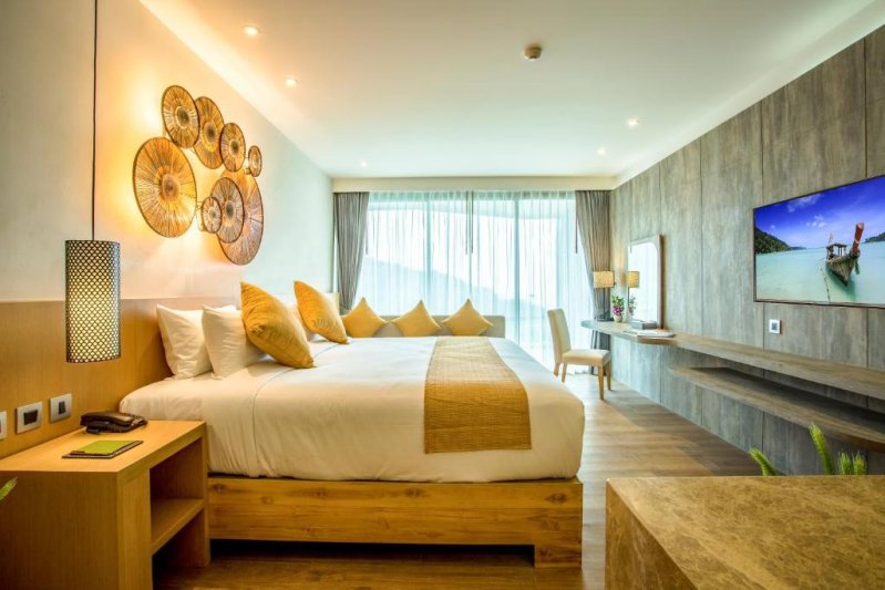 Crest Resort & Pool Villas Phuket