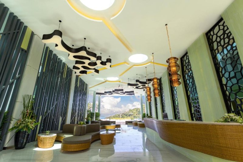 Crest Resort & Pool Villas Phuket