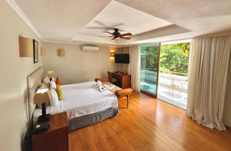 Seychelle-szigetek utazás Crown Beach Hotel