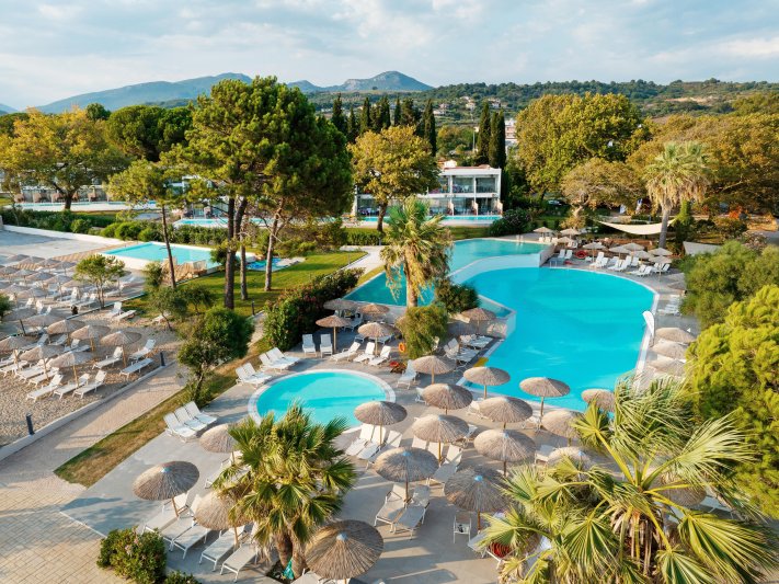 Lefkada-sziget utazás Ninos Grand Beach Hotel & Resort