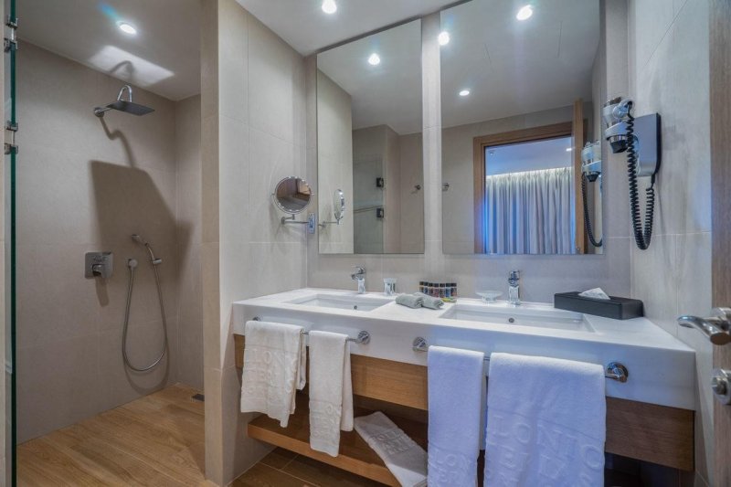 Kefalónia utazás Apollonion Asterias Resort & Spa