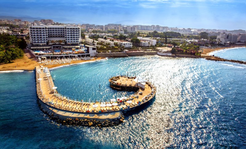Alanya utazás Azura Deluxe Avsallar