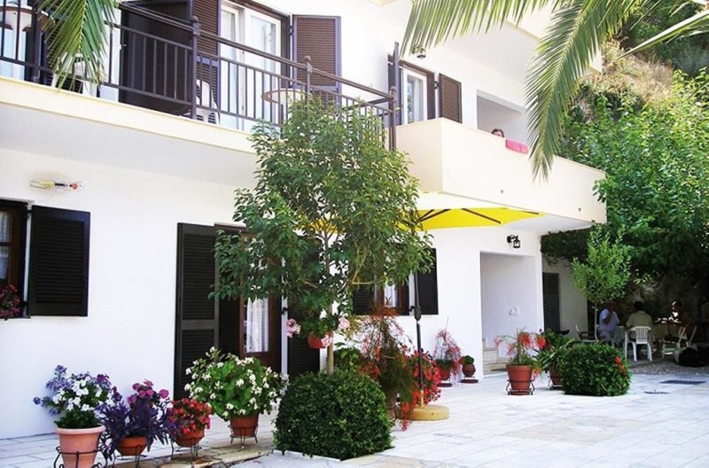 Lefkada-sziget utazás Captain s Studios