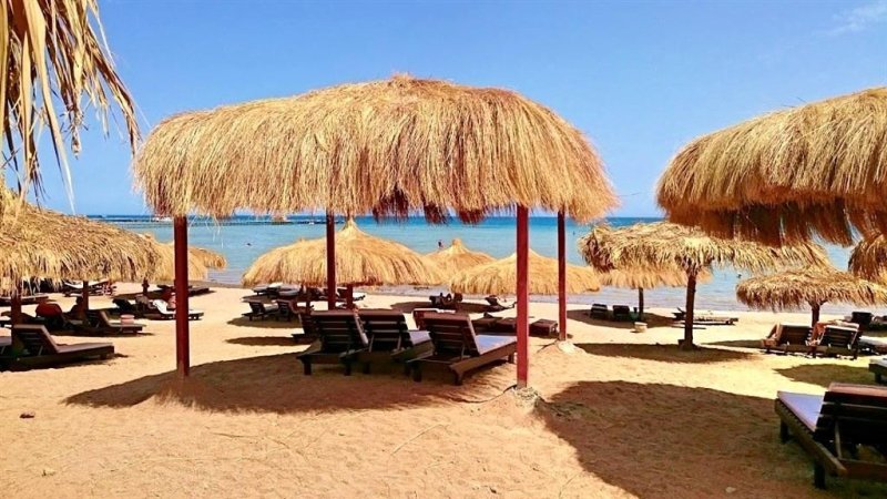 Hurghada utazás Caves Beach Resort