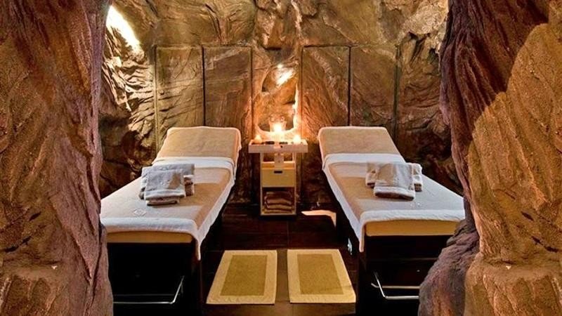 Hurghada utazás Caves Beach Resort