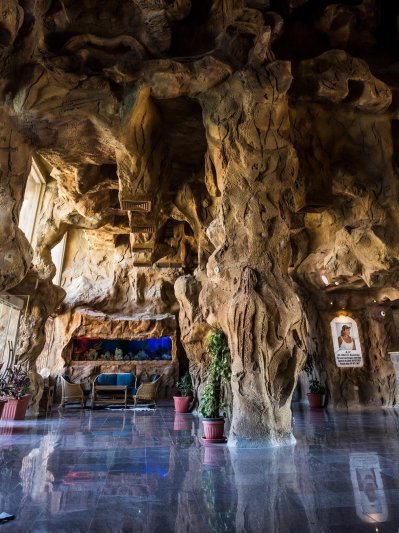 Hurghada utazás Caves Beach Resort