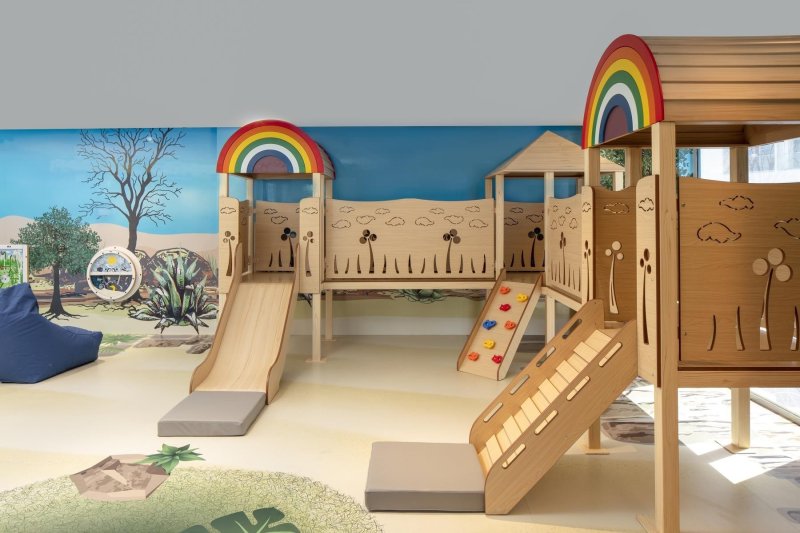 Dubai utazás Centara Mirage Beach Resort