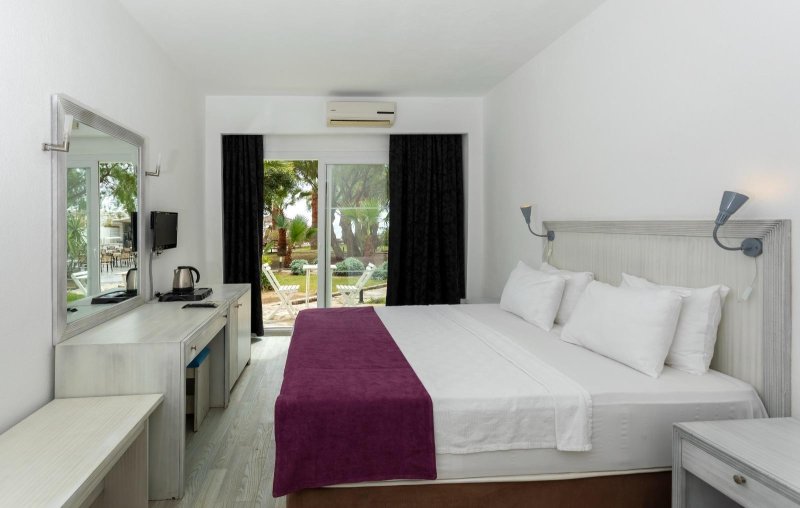 Bodrum utazás Charm Beach Hotel 