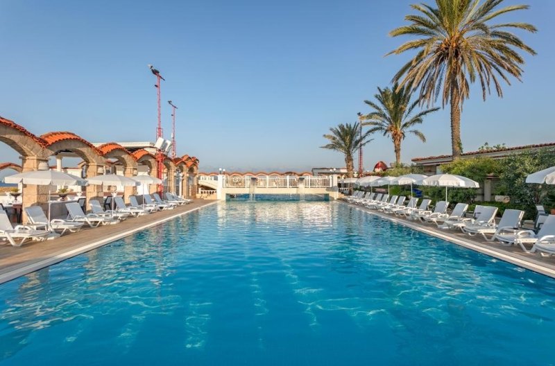 Antalya utazás Club Hotel Sera