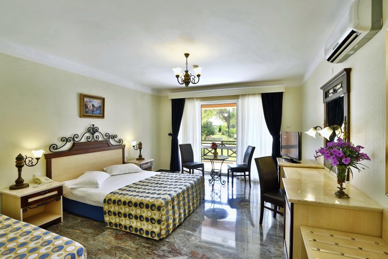 Kusadasi utazás Club Yali Resort